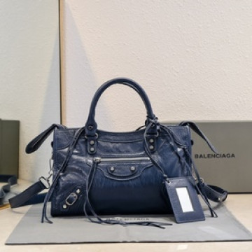 Balenciaga，新款機車包經典系列重現，時尚潮流，比舊版更簡潔大方，輕巧，