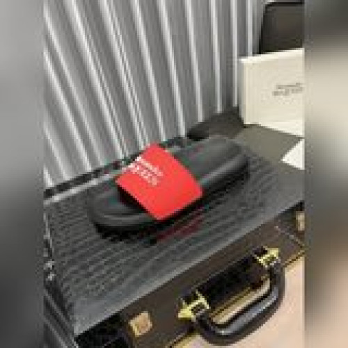 【情侶款】CX-8022Alexander McQUEEN拖鞋再次升級為最高品質