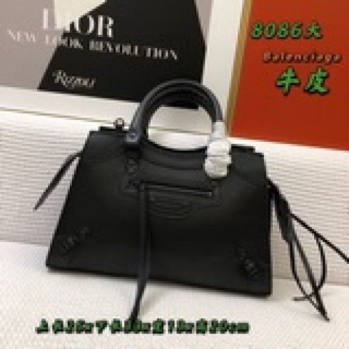 大號 2023 Balenciaga寶藏系列秋冬機車包 新寵登場啦！全新的梯形設