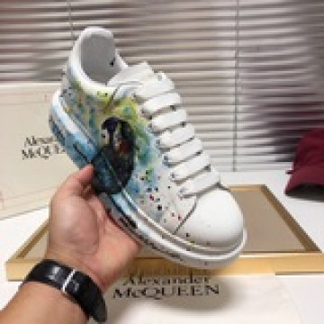 獨家潮牌現貨——【AIexanderMcQUEEN】麥昆——新款，情侶款，獨特工
