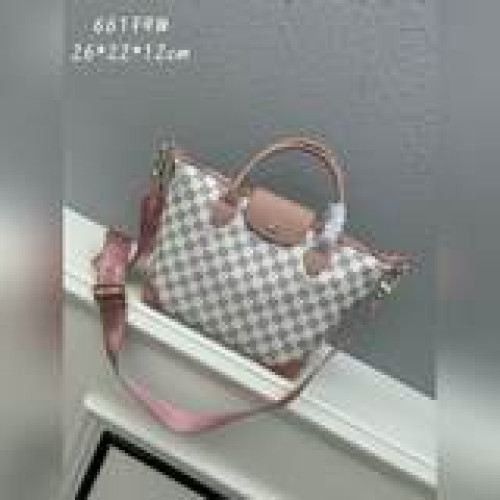 春夏新品 louis vuitton 火爆手提斜挎實用時尚款mode
