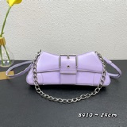 Balenciag 新品出貨 單肩 鍊條腋下包 可斜挎 牛皮 原版五金 上身超