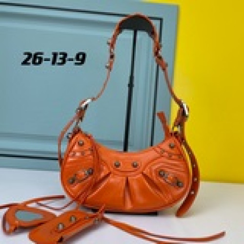 【小號】巴黎世家最新款Balenciag Le Cagole半月牙腋下包斜挎包