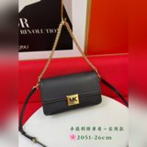 【全皮配盒子】  MK秋冬季節新品來襲，雙肩帶，可腋下背可斜挎，大衆又大氣，永不