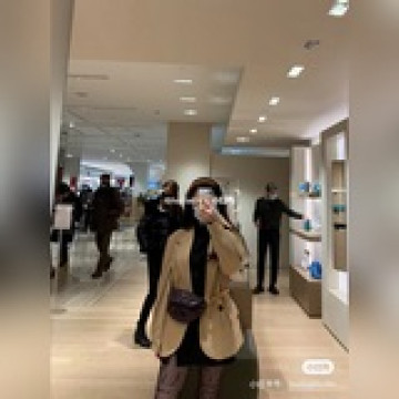 種草｜最近真的太火了！明星、超模、博主等，時髦精們幾乎人手一隻 BV總是帶着一種