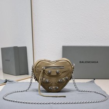 BALENCIA新款Le Cagole Heart 愛心包 心形包 可愛又酷 搭