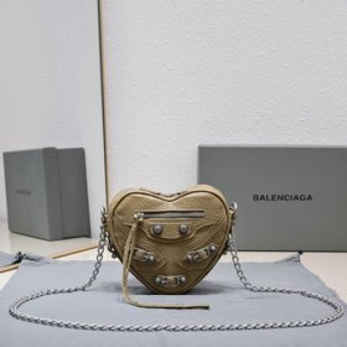 BALENCIA新款Le Cagole Heart 愛心包 心形包 可愛又酷 搭