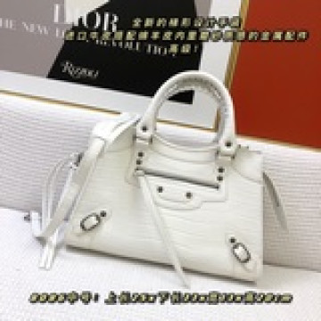 大號 鳄魚2023 Balenciaga寶藏系列秋冬機車包 新寵登場啦！全新的梯