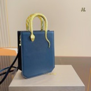 寶格麗mini托特 Tote |蛇頭包太愛啦實物真的很好看！！手感也很好 雖然