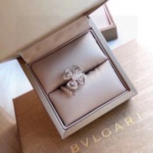 Bvlgari 寶格麗 詠綻系列 四葉草 排鑽 開口戒指 不挑手指 均可佩戴 送