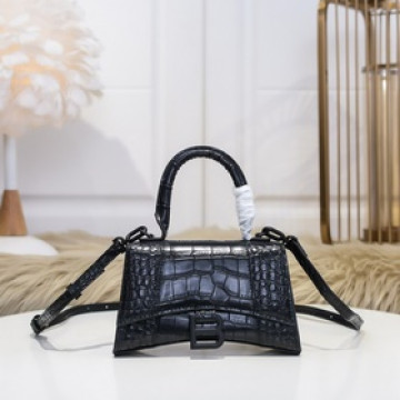 小號沙漏包鳄魚 紋系列 Balenciaga 巴黎世家全新推出了帥爆的Hourg
