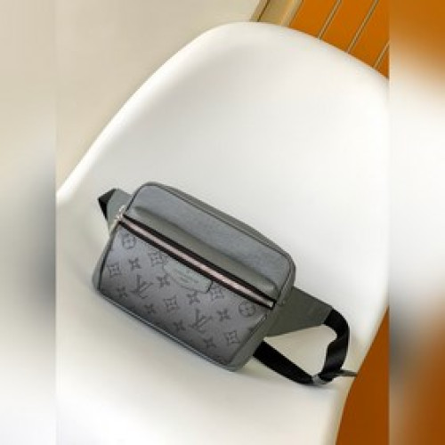 頂級原單 M30247 銀色 限量版 Outdoor 腰包糅合 Monogram