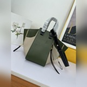 荔枝紋  新色怒推！時尚界“變形金剛”—hammock bag吊床包設計新穎