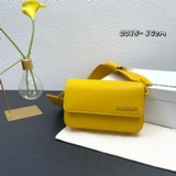 配盒子  Jacquemus Le Cienture Bello bagCARI