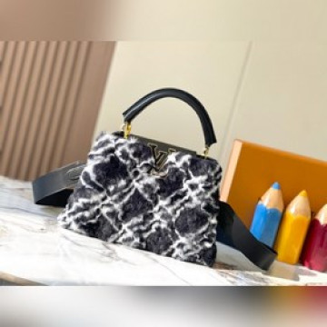 M22668黑色大號 出自2024新款本款采用奢華水貂毛Caucines為深沉絨