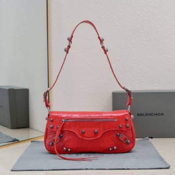Balenciaga新款腋下包30*15*5
