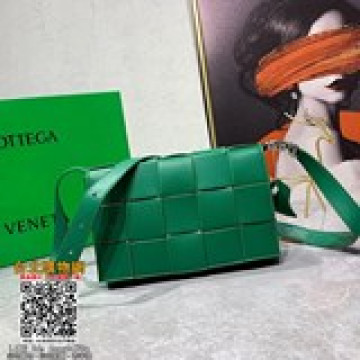 新款 Cassette 開春款