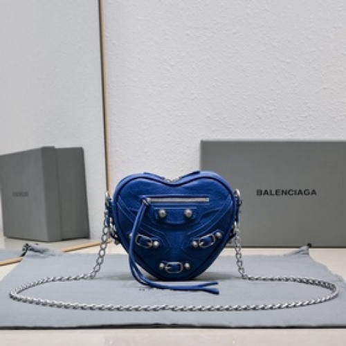 BALENCIA新款Le Cagole Heart 愛心包 心形包 可愛又酷 搭