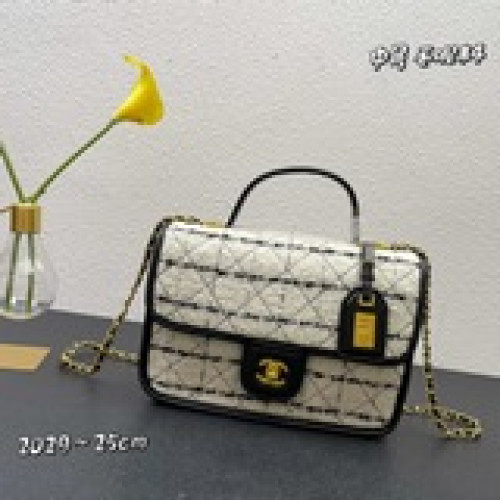 中號、22k現貨！進口方格羊毛呢料  chanel c小方包毛呢鍊條手提包 20