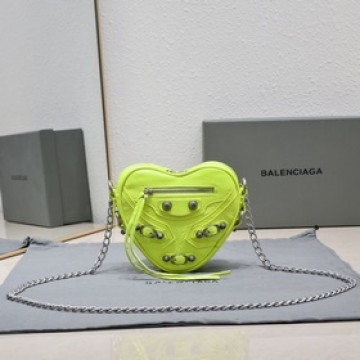 BALENCIA新款Le Cagole Heart 愛心包 心形包 可愛又酷 搭