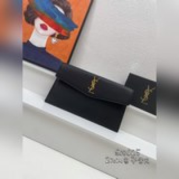 魚子醬 uptown_新品手拿包 （配盒子）最經典的标志性金屬logo，牛皮材