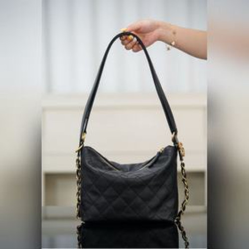 頂級進口原廠皮 所見即所得！ Chanel 25ss 秀場靈動肩帶雙肩包 黑金小