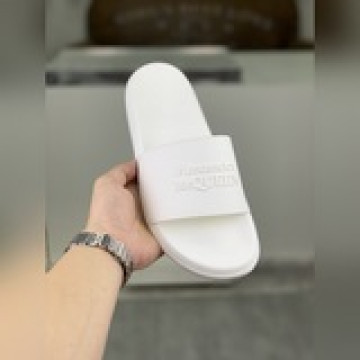 麥昆.MQ新款情侶款拖鞋出貨了原版私模大底，輕而防滑！上腳時尚.百搭，碼數：35