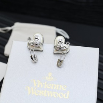 火爆 西太後Vivienne土星 珍珠别針 耳釘，女人必備單品list裡，首飾是