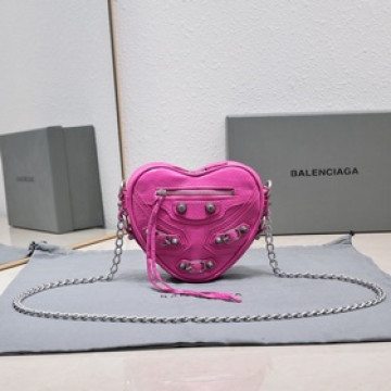 BALENCIA新款Le Cagole Heart 愛心包 心形包 可愛又酷 搭