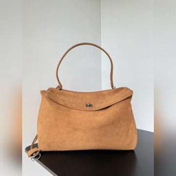 Balenciaga Rodeo 好不容易搶到的Rodeo！！！柔軟的大廓形包包