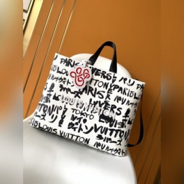 M40797 頂級原單 動态163 本款 Shopper Tote 中號手袋為