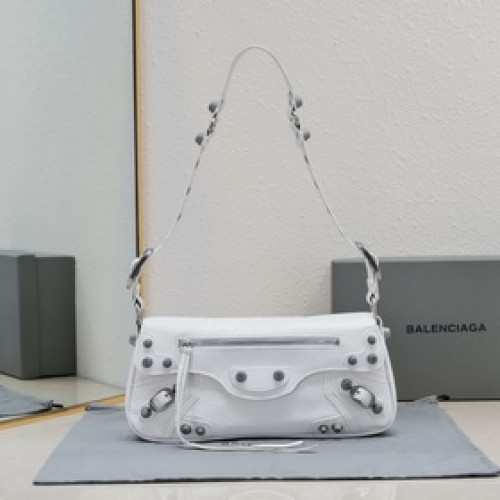 Balenciaga新款腋下包30*15*5