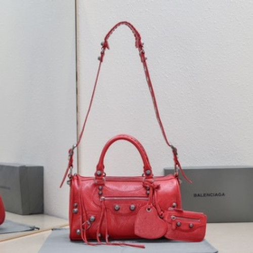 Balenciaga新款旅行包！大號30 cm*19*14，紅色