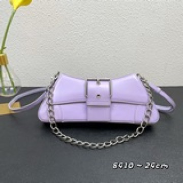 Balenciag 新品出貨 單肩 鍊條腋下包 可斜挎 牛皮 原版五金 上身超級
