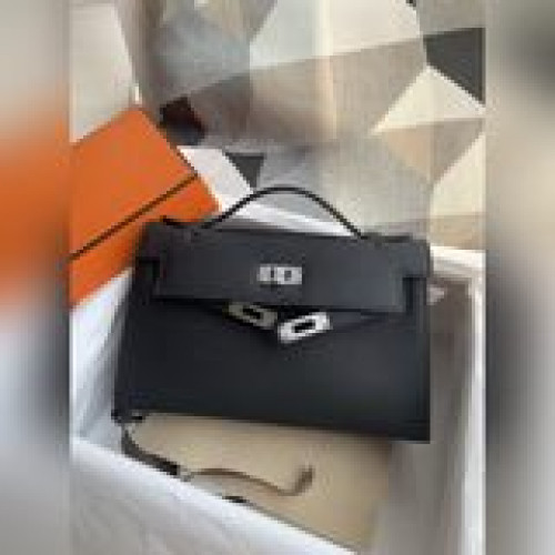 絕美一包愛家超級經典的一款入門級包包，配Kelly 一代 / EP手掌紋系列
