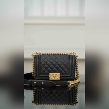 頂級進口原廠皮 所見即所得！  CHANEL LEBOY 小球紋黑金 小號