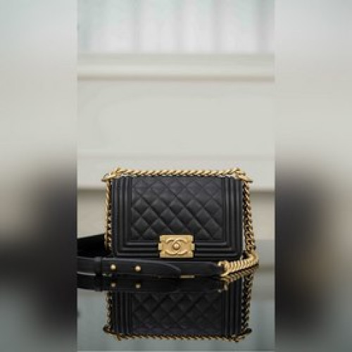 頂級進口原廠皮 所見即所得！  CHANEL LEBOY 小球紋黑金 小號