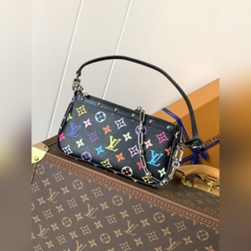 頂級原單，變碼芯片M13663白彩 M13404白彩 M13440公仔本款
