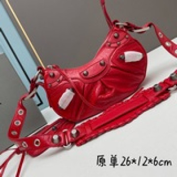 【原單小號】 爆裂文銀色Balenciag Le Cagole半月牙腋下包斜挎