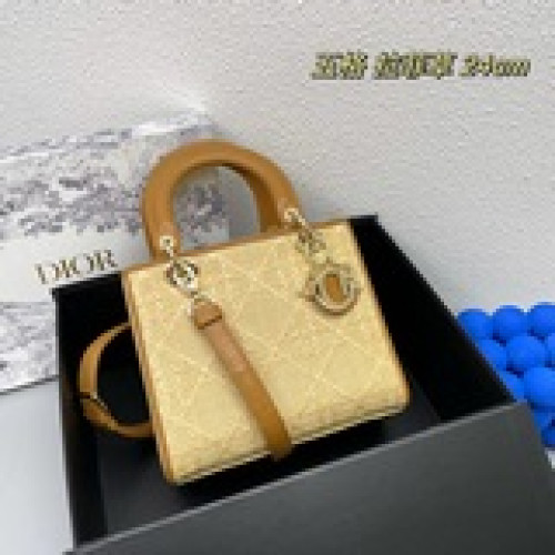 配盒子，五格24cm，100  10#最新拉菲草編織戴這款 lady dior