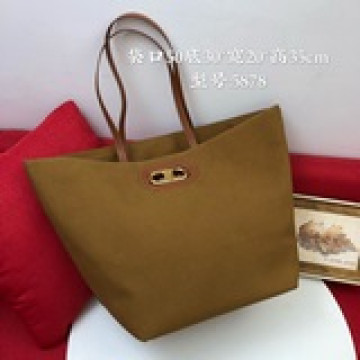 塞琳Celine【說明】原單開模定制 官網同步最新走秀款 女王駕到爆款~ 賽琳極