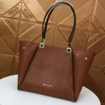 超潮百搭寶格麗(BVLGARI）180231購物袋，牛皮蟒蛇紋，單肩、手提均可！