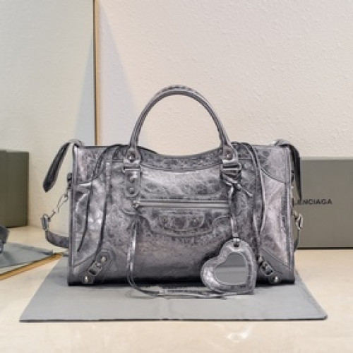 Balenciaga，新款機車包經典系列重現，時尚潮流，比舊版更簡潔大方，輕巧，