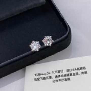 T家蒂芙尼六爪耳釘 進口高碳鑽 S925純銀 風靡歐洲 太空納米技術 進口放真鑽