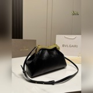(配盒)size：30×18BVLGARI寶格麗秋冬新款手拿包品