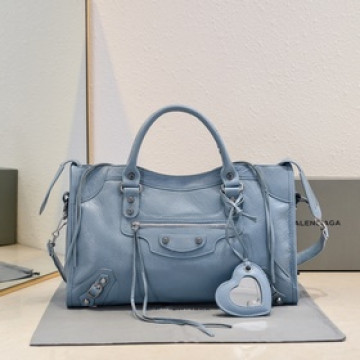 Balenciaga，新款機車包經典系列重現，時尚潮流，比舊版更簡潔大方，輕巧，
