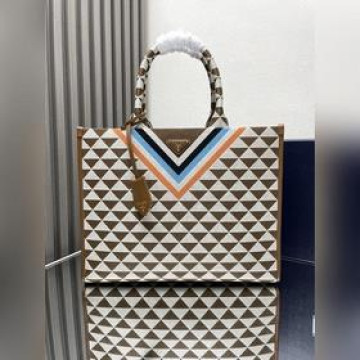 【頂級原單】 刺繡織物包 1BA356彩帶大號 無長肩帶 這款刺繡托特包采用進口