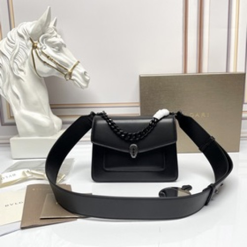 【原廠皮】 BVLGARI Serpenti Forever 系列 具有現代氣