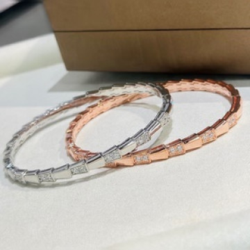 寶格麗 時尚 蛇 形 手镯 高級打造 S925純銀微鑲 細版間隔帶鑽蛇手镯 細膩