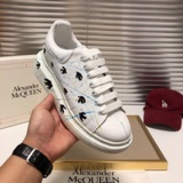 獨家潮牌現貨——【AIexanderMcQUEEN】麥昆——新款，情侶款，獨特工